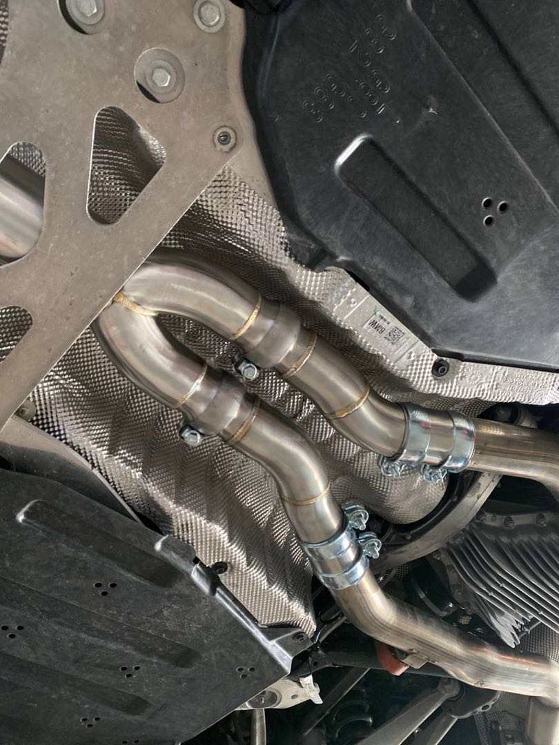 WestRacing Single Mid Pipe w/Brace BMW M3/M4 G80 G82 S58