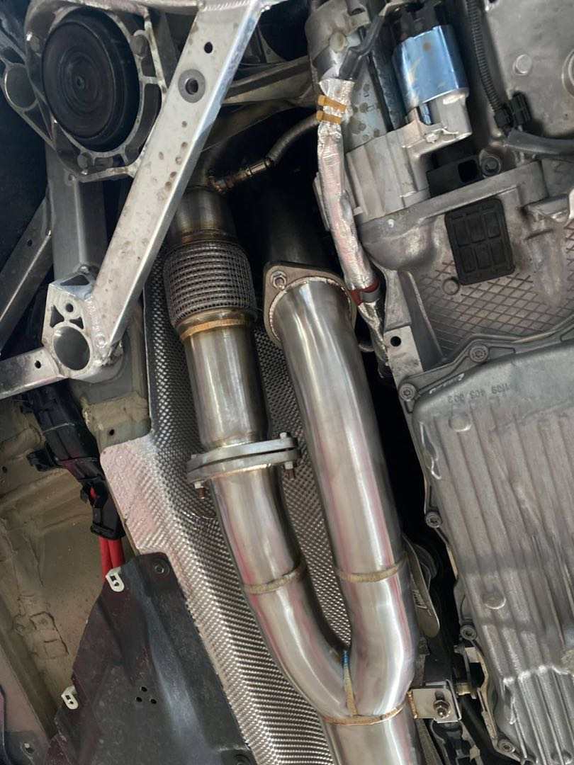 WestRacing Single Mid Pipe w/Brace BMW M3/M4 G80 G82 S58